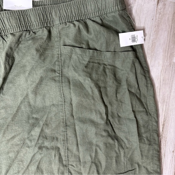 Old Navy Linen Blend Pull On Elastic Waist Green Shorts Women’s Size 4XL - Picture 3 of 5